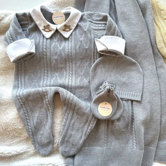 Saída Maternidade Tricot Luxo Clássico Cavalinho