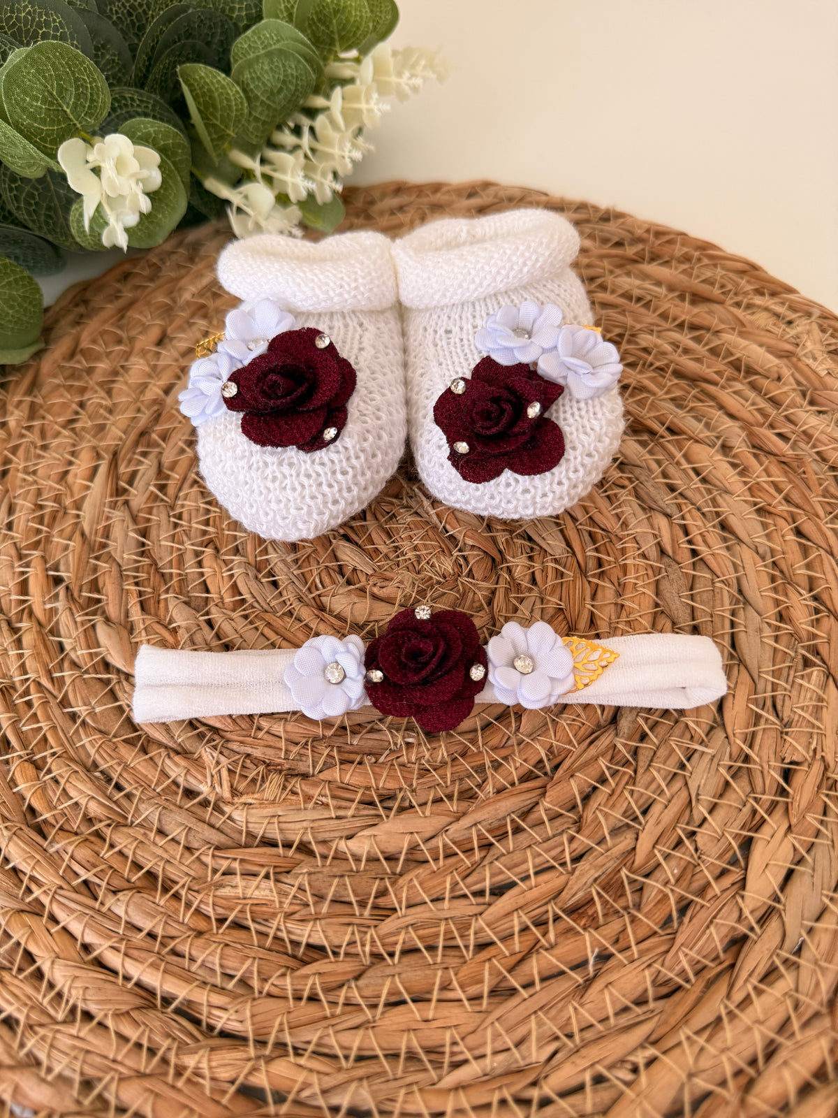 Kit Sapatinhos Tricot Bordado Luxo com Laço Flor Tiara