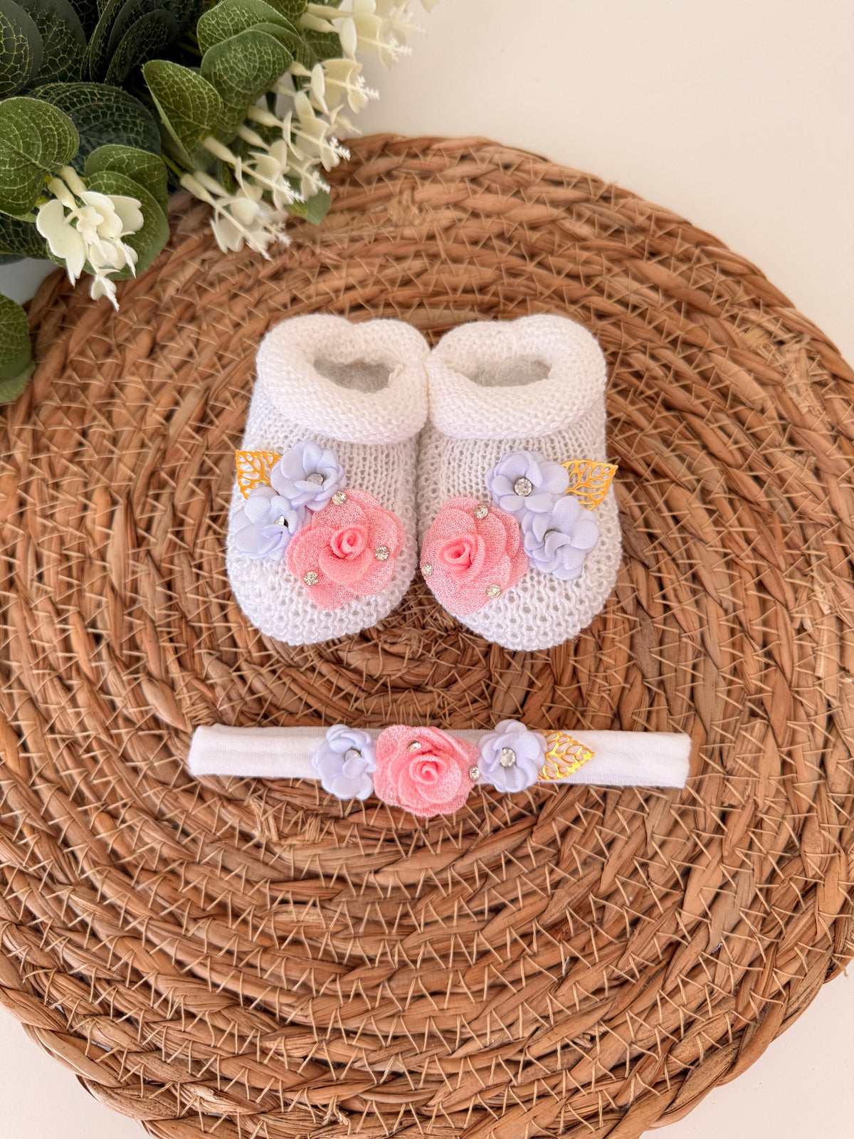 Kit Sapatinhos Tricot Bordado Luxo com Laço Flor Tiara