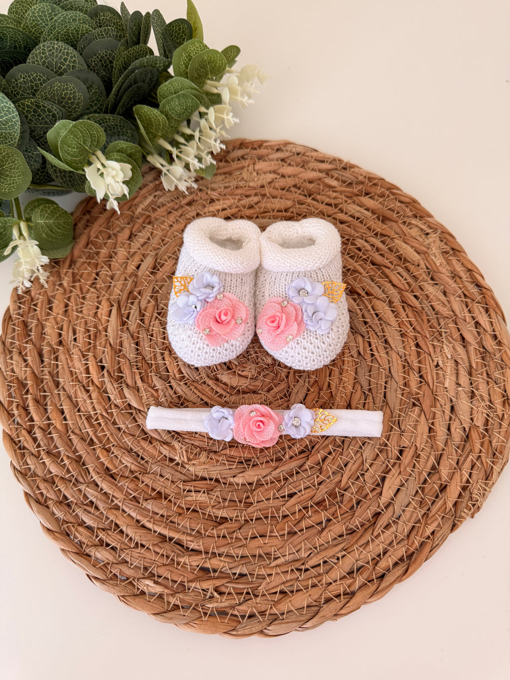 Kit Sapatinhos Tricot Bordado Luxo com Laço Flor Tiara