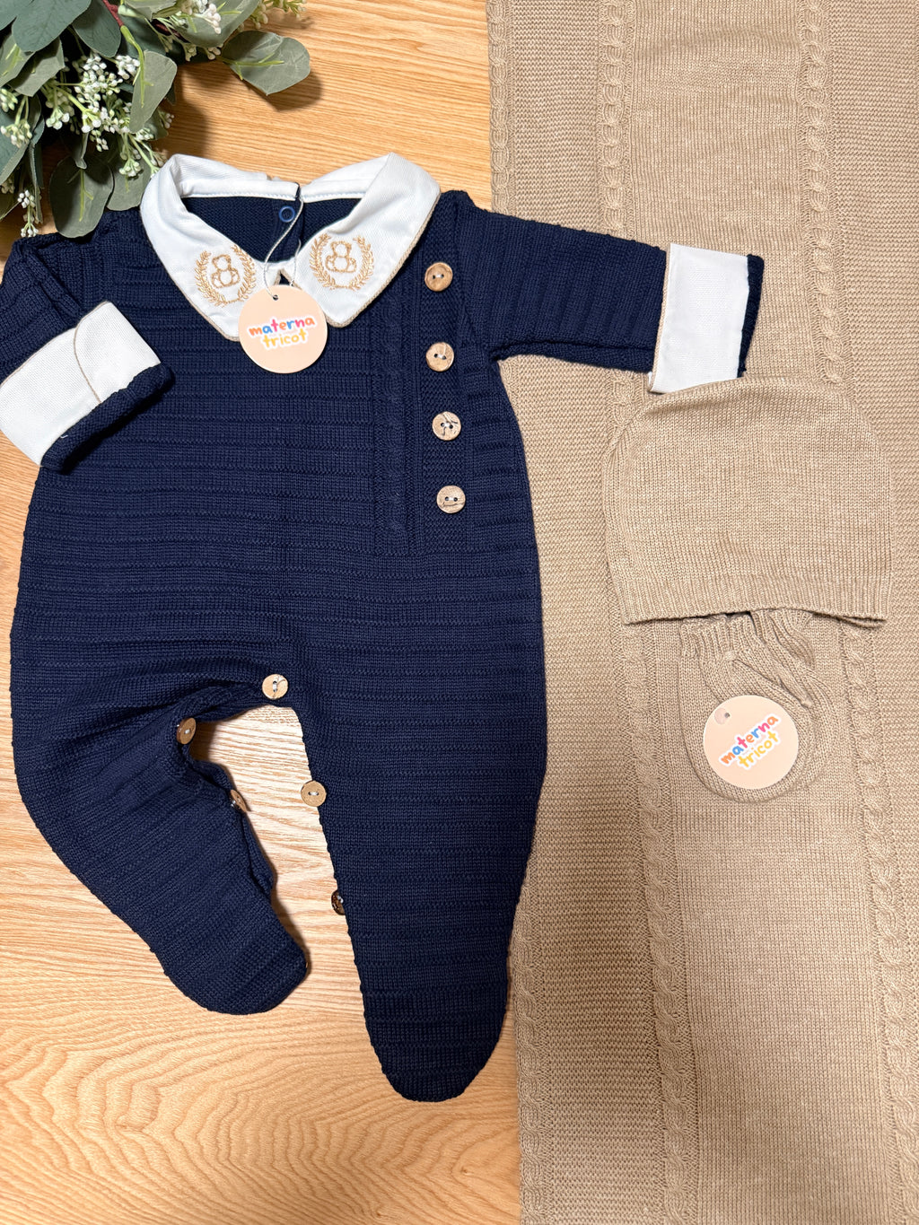 Saída Maternidade Tricot Felipe - Azul marinho com acessórios brown