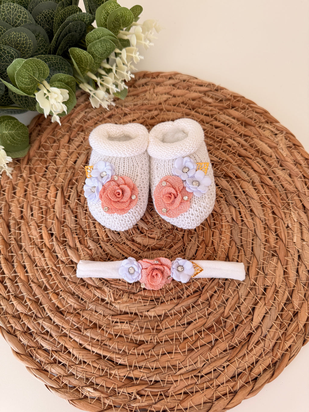 Kit Sapatinhos Tricot Bordado Luxo com Laço Flor Tiara