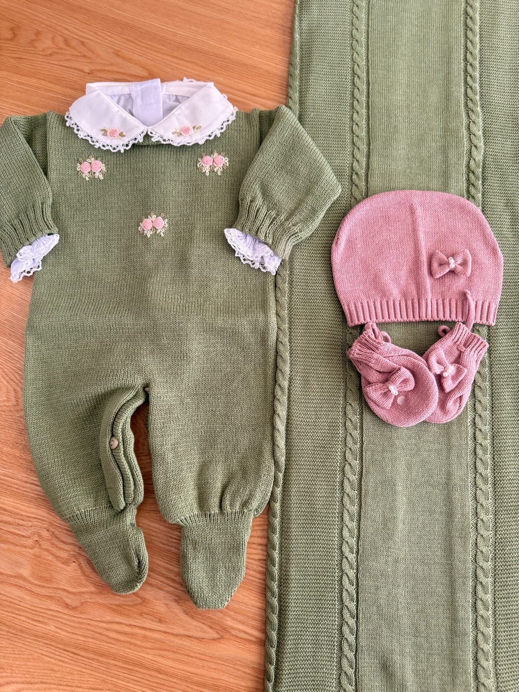 Saída Maternidade Tricot Verde Floral Rosa