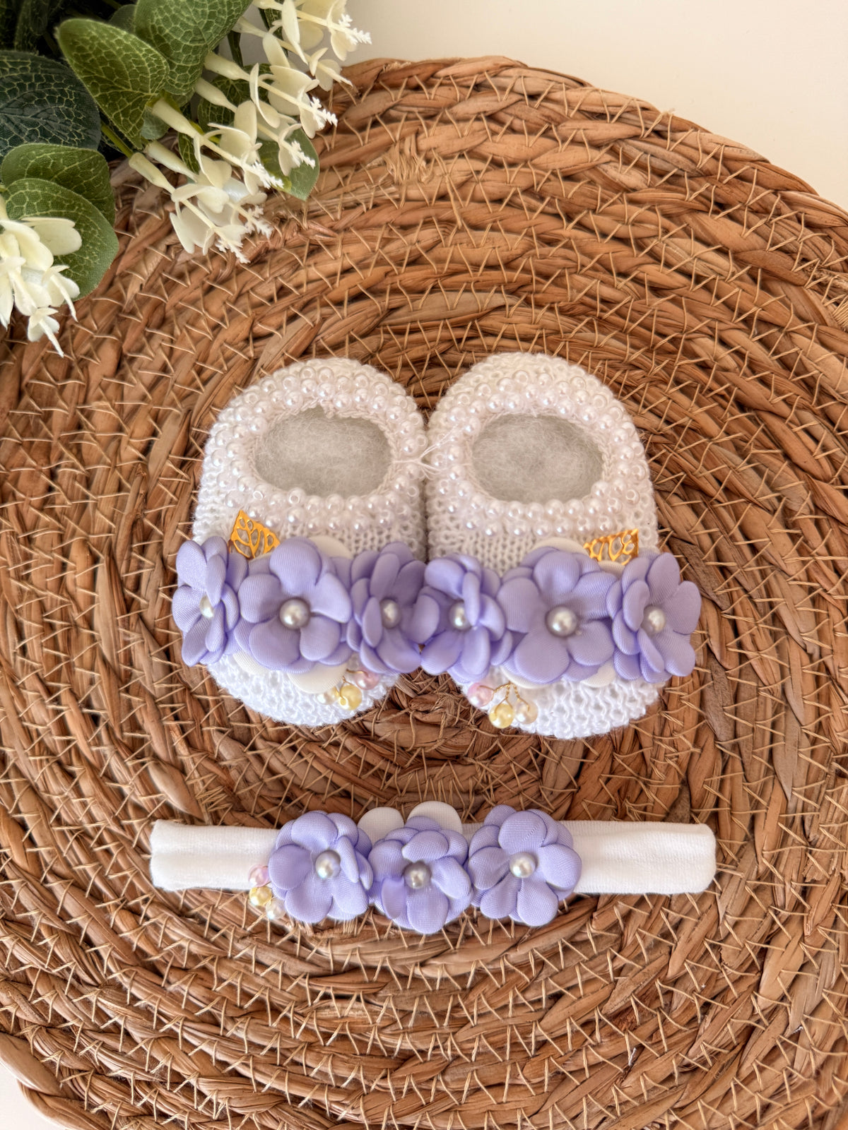 Kit Sapatinhos Tricot Bordado Luxo com Laço Flores Tiara