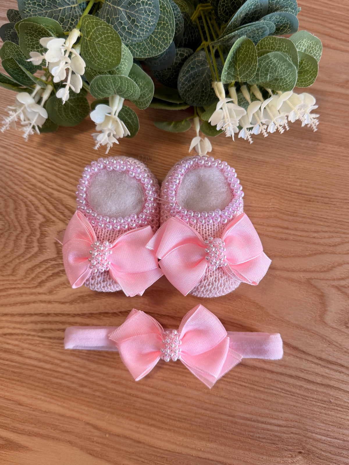 Kit Sapatinhos Tricot Bordado Luxo com Laço Pérola Tiara