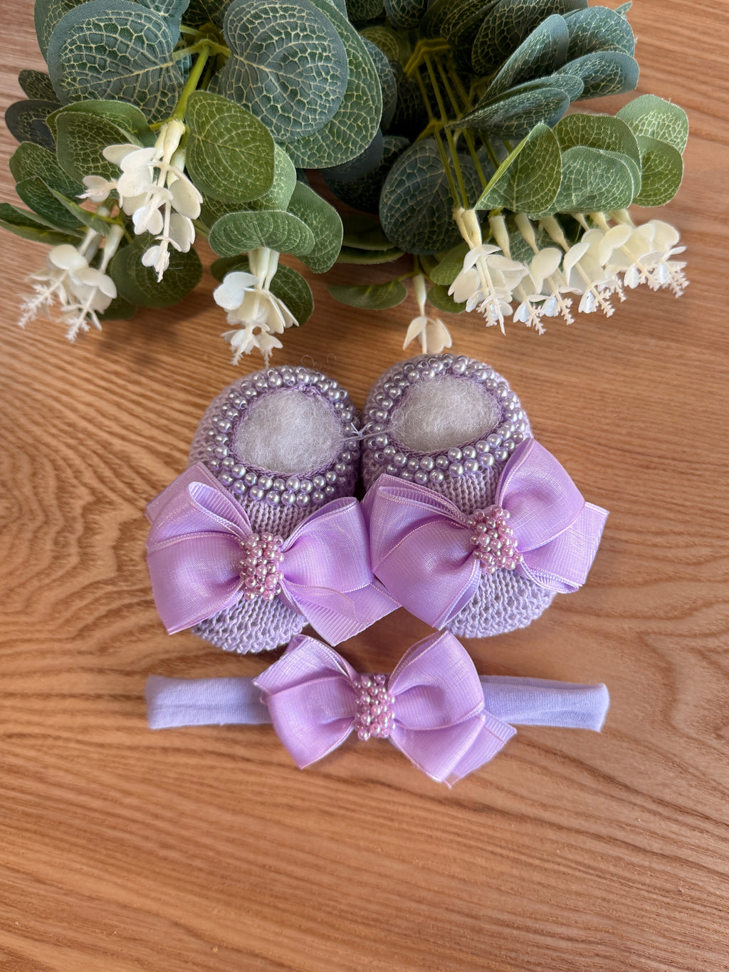 Kit Sapatinhos Tricot Bordado Luxo com Laço Pérola Tiara