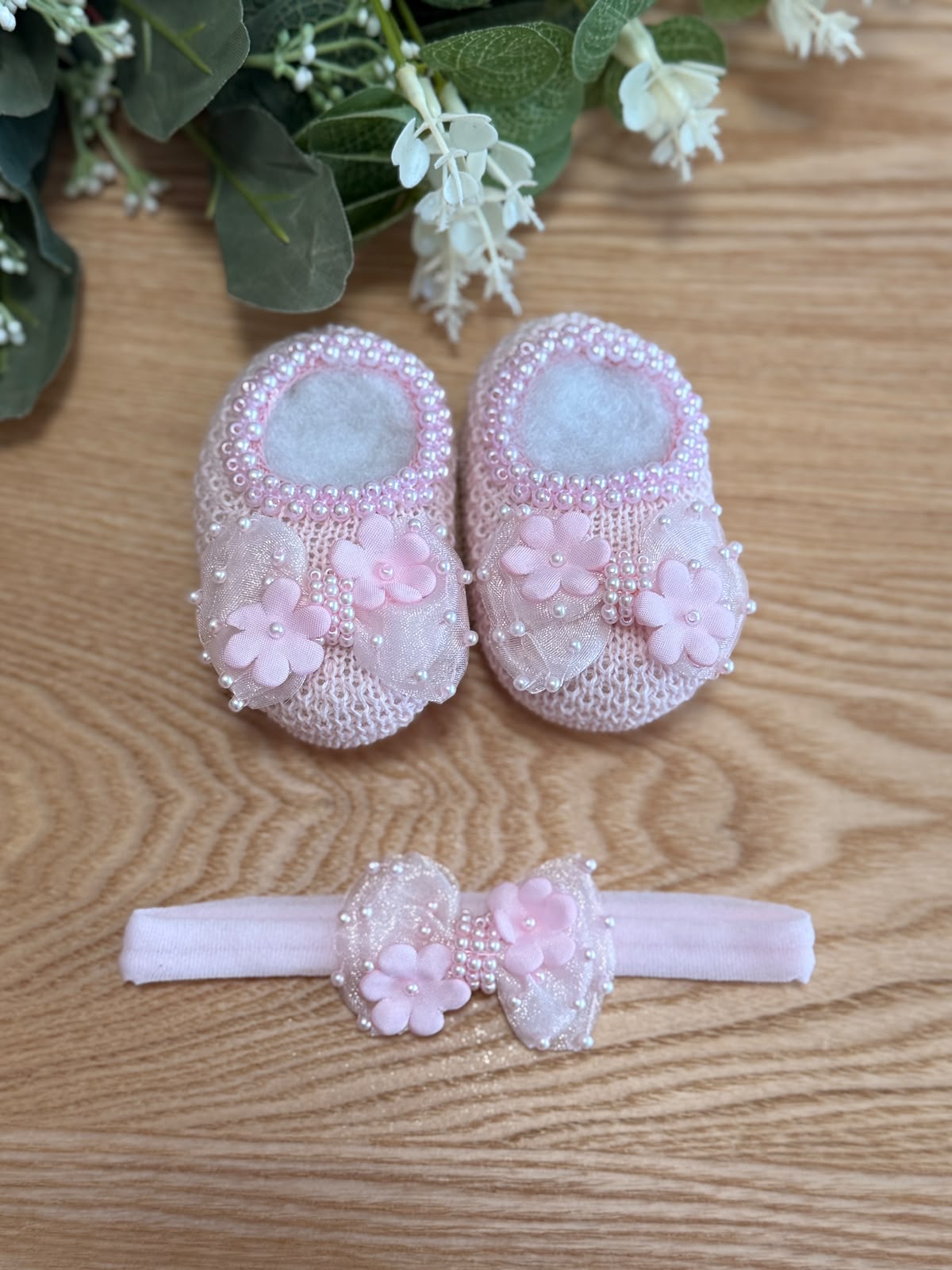 Kit Sapatinhos Tricot Bordado Luxo Flor com Laço Tiara - 02 peças